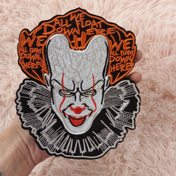 SOLD OUT! 💀 Pennywise- IT killer clown XL fully embroidered iron-on patch! Rare - Picture 9 of 10